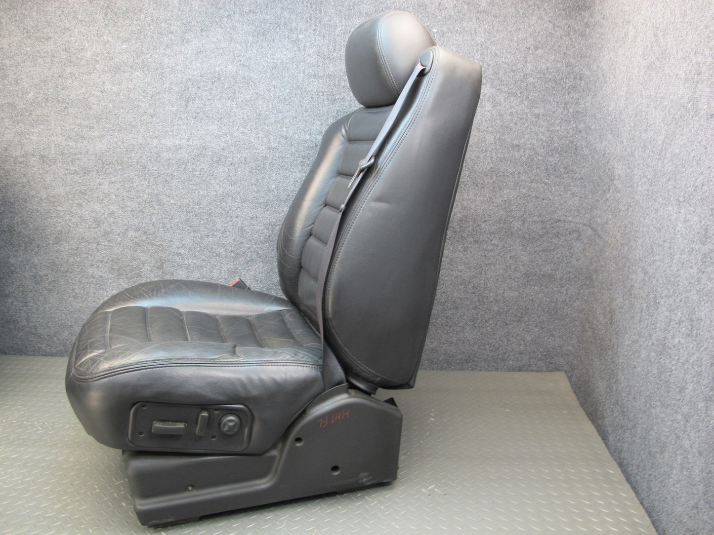 2005-2007 Hummer H2 Front Left & Right Side Leather Black Seat Set of 2