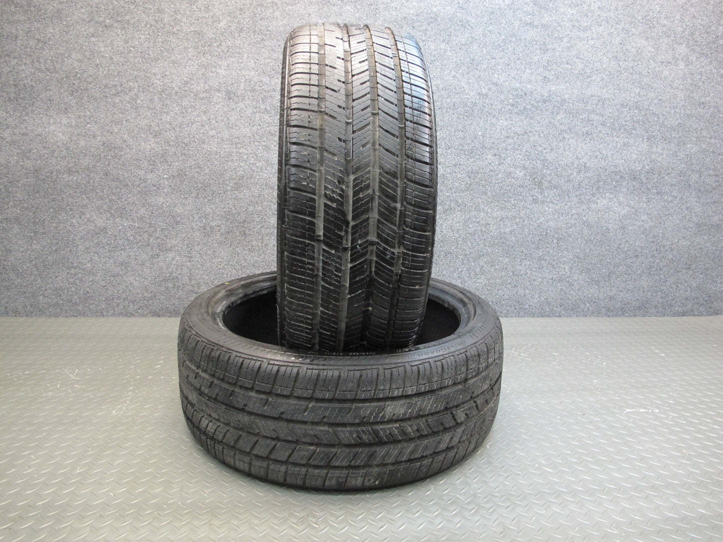 Set of 2 Bridgestone Driveguard Plus AS Tire 225/40R18 RFT 92W 0223 8/32 Tread