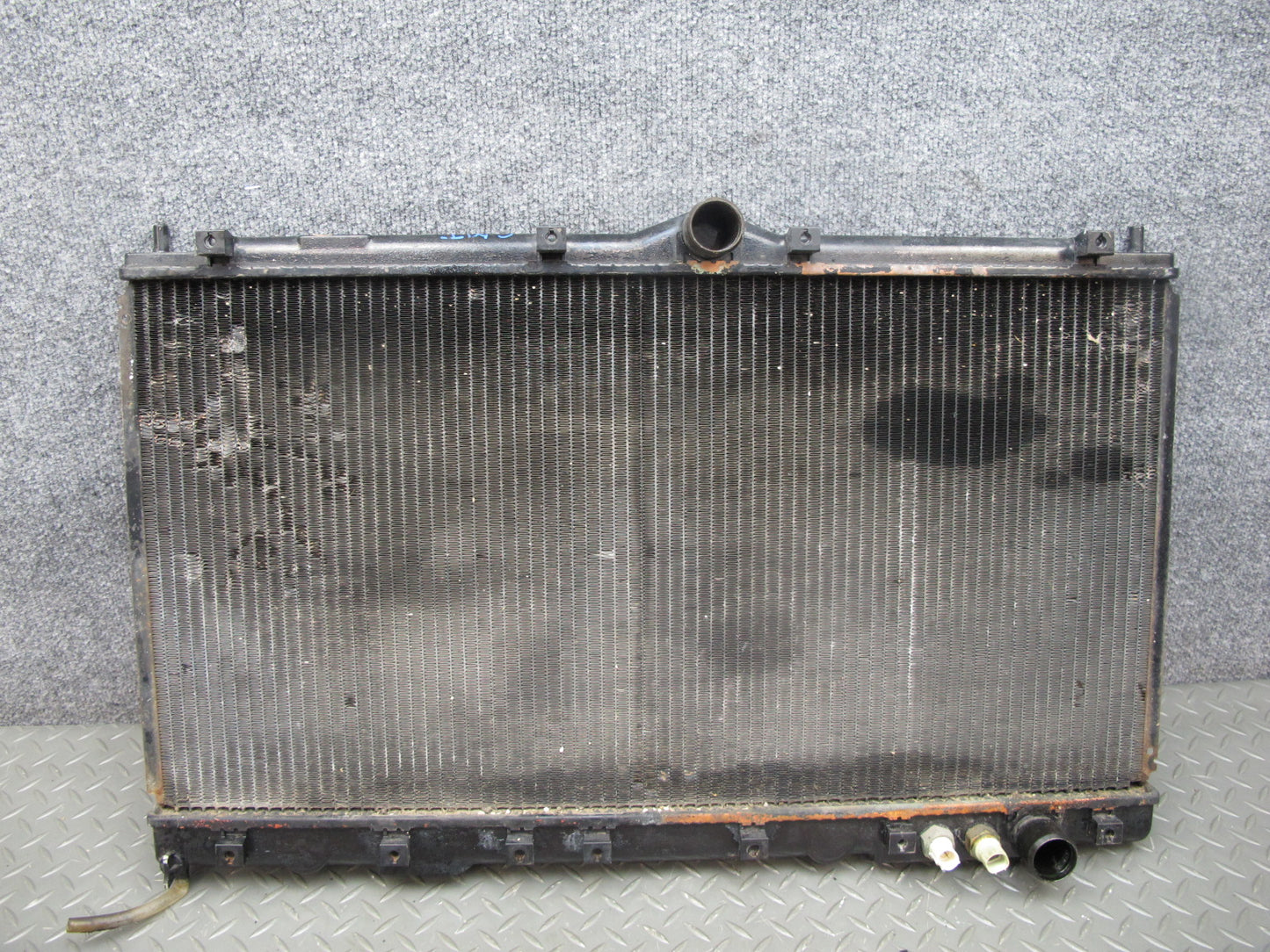 92-93 Mitsubishi 3000GT Stealth M/T NON Turbo Engine Cooling Radiator OEM