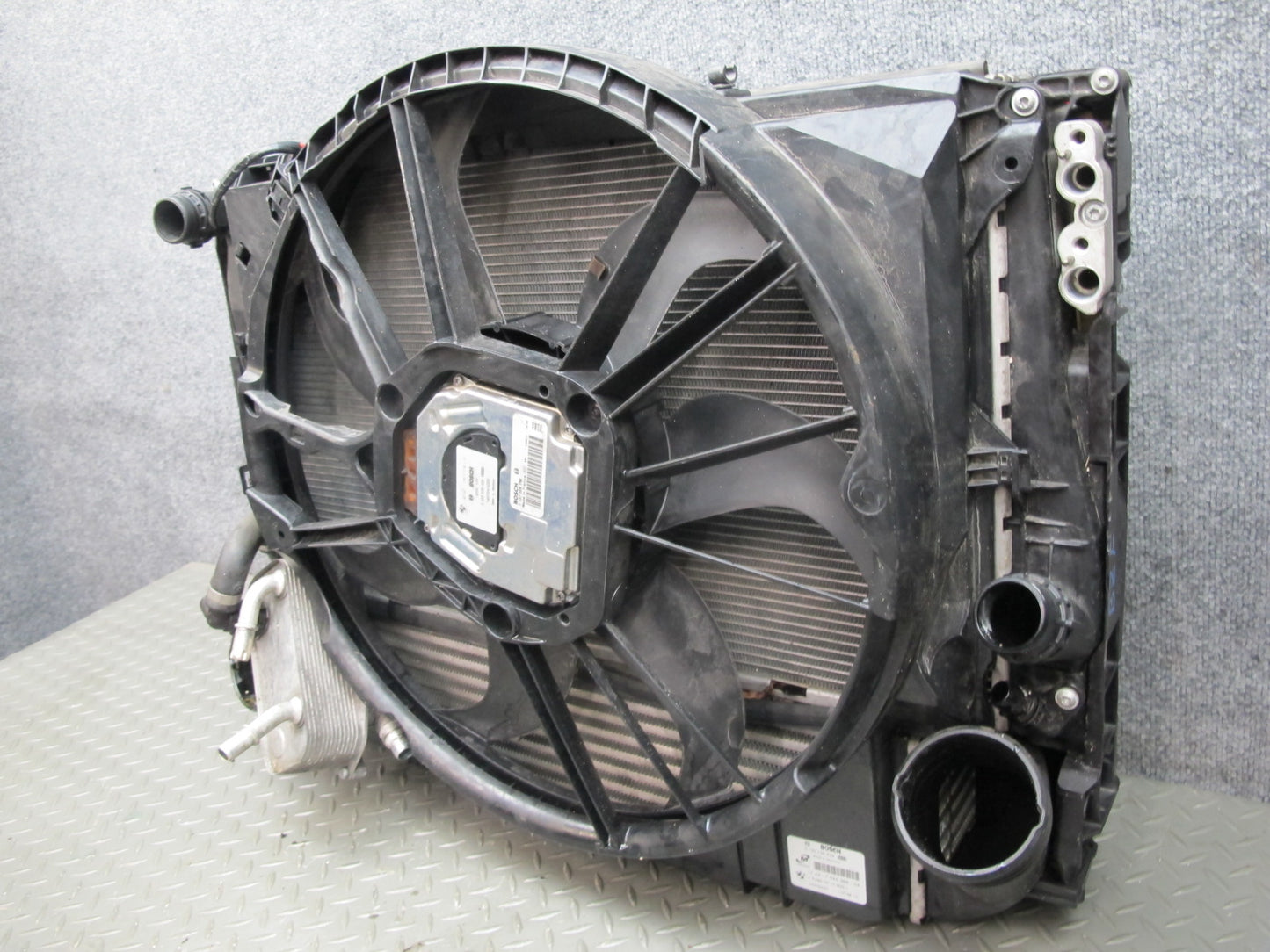 12-16 BMW E89 Z4 28i N20 Engine Radiator Condenser Oil Cooler Fan Shroud OEM