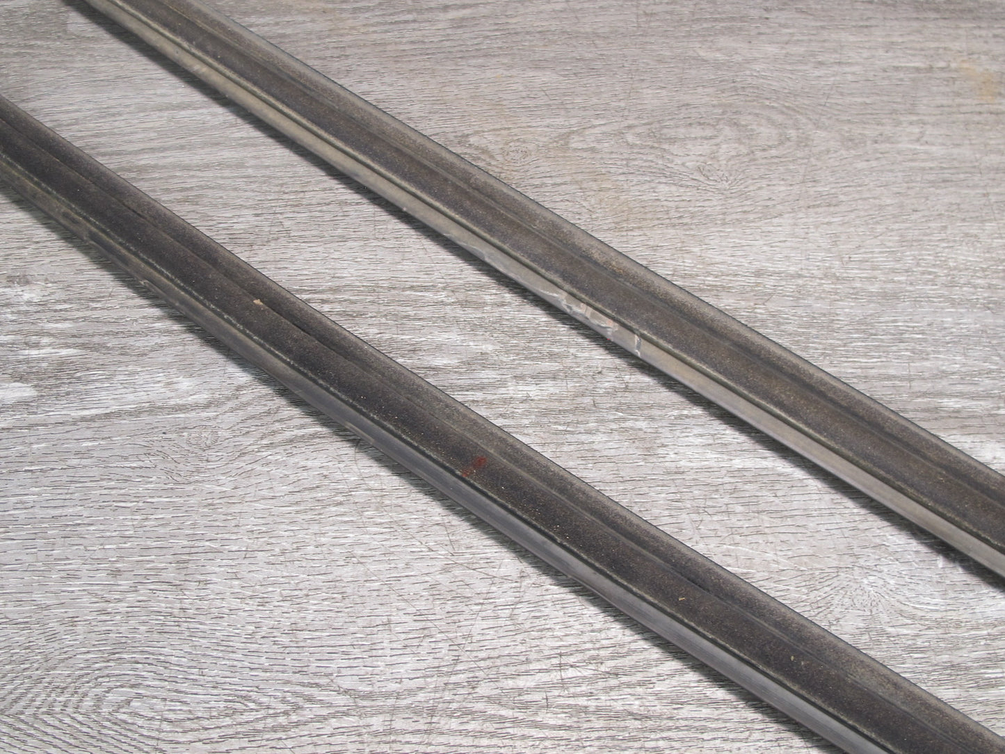 01-05 Lexus IS300 Sedan Front & Rear Door Window Weatherstrip Molding OEM