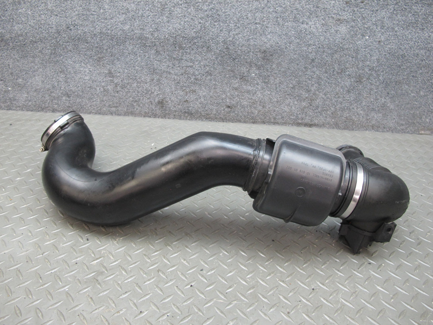 12-16 BMW E89 Z4 28i N20 Air Intake Duct Tube Hose 7605638 OEM