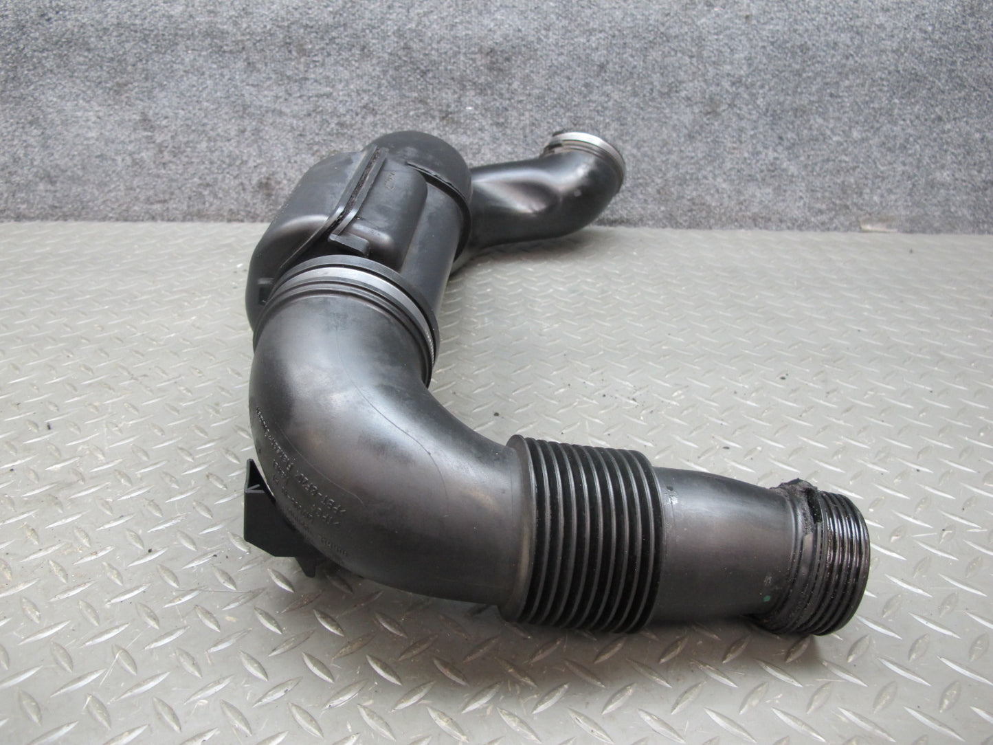 12-16 BMW E89 Z4 28i N20 Air Intake Duct Tube Hose 7605638 OEM