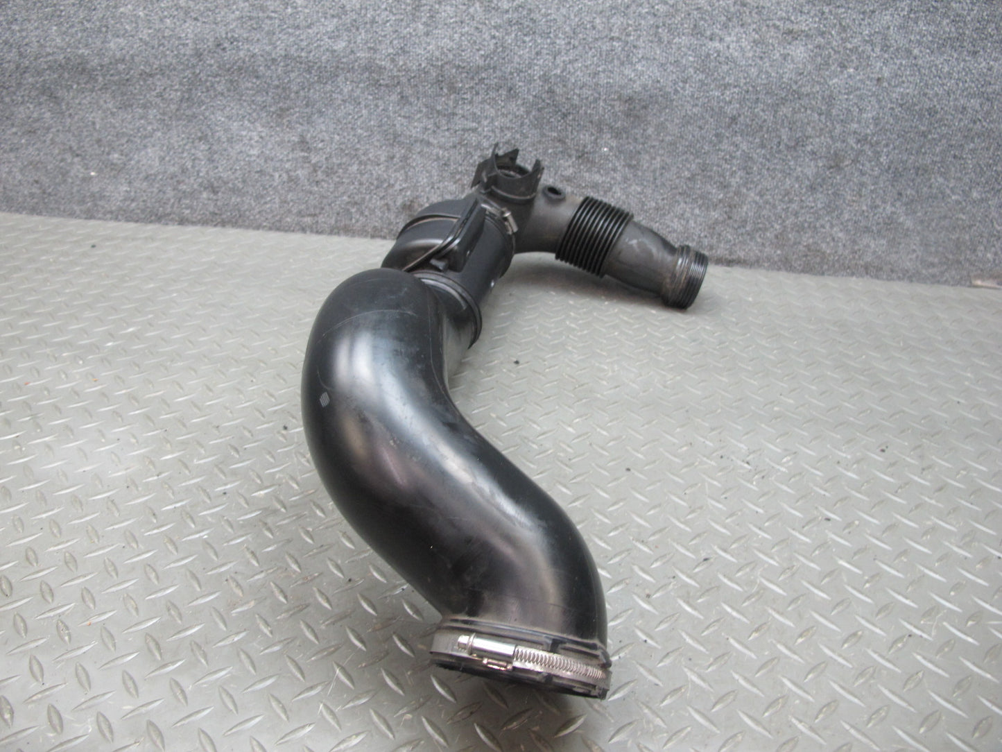12-16 BMW E89 Z4 28i N20 Air Intake Duct Tube Hose 7605638 OEM