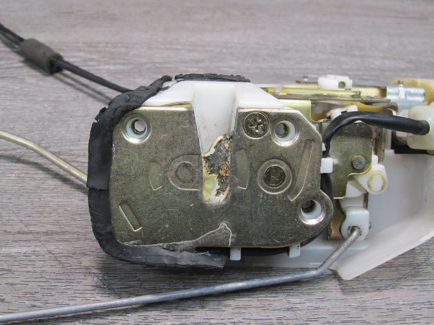 98-05 Lexus GS300 GS430 GS400 Front Left Door Lock Latch Actuator OEM