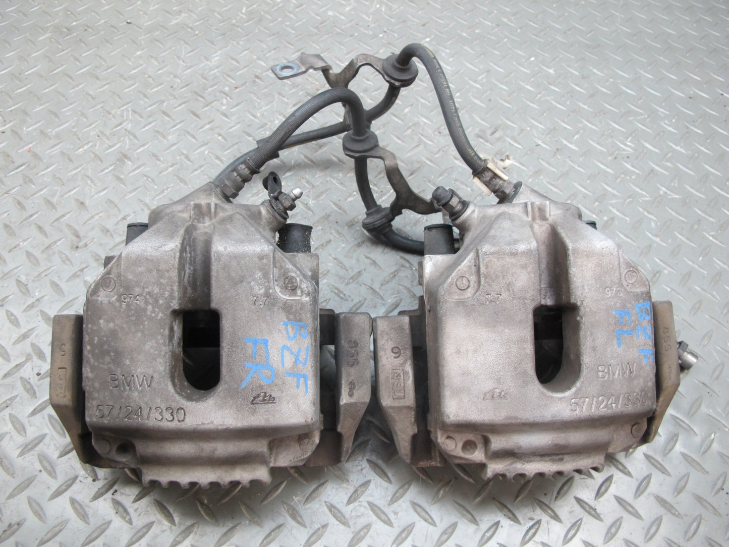 09-16 BMW E89 Z4 28i 30i 35i RWD Set of 2 Front Left & Right Brake Caliper OEM