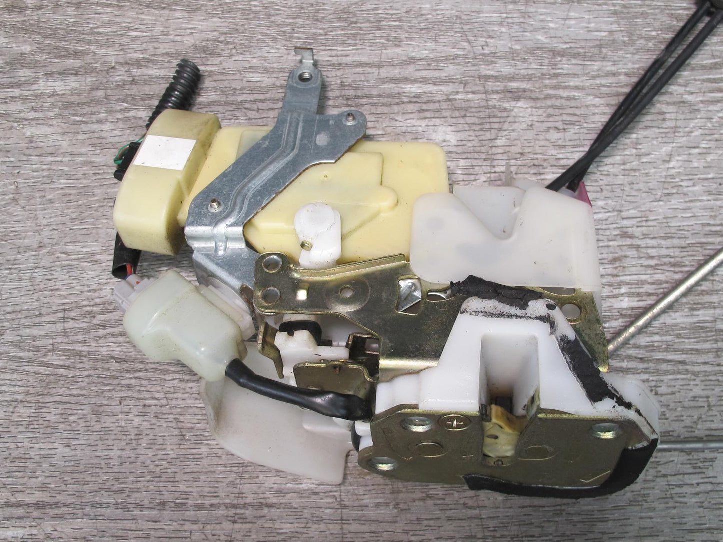 98-05 Lexus GS300 GS430 GS400 Front Right Door Lock Latch Actuator OEM