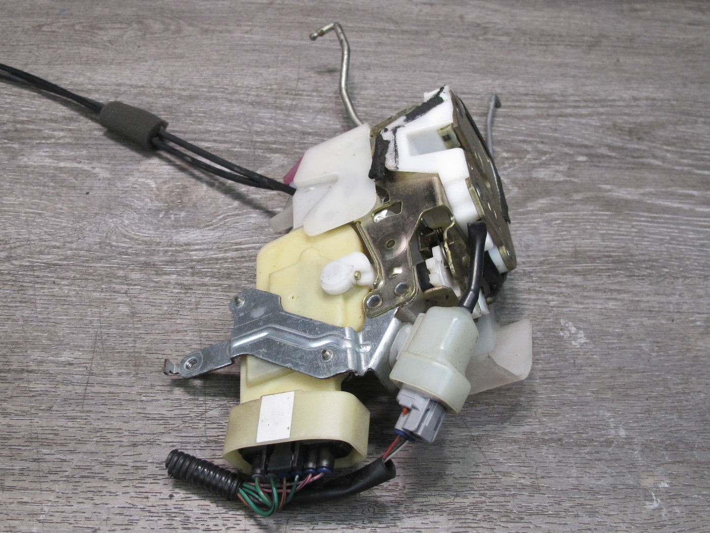 98-05 Lexus GS300 GS430 GS400 Front Right Door Lock Latch Actuator OEM