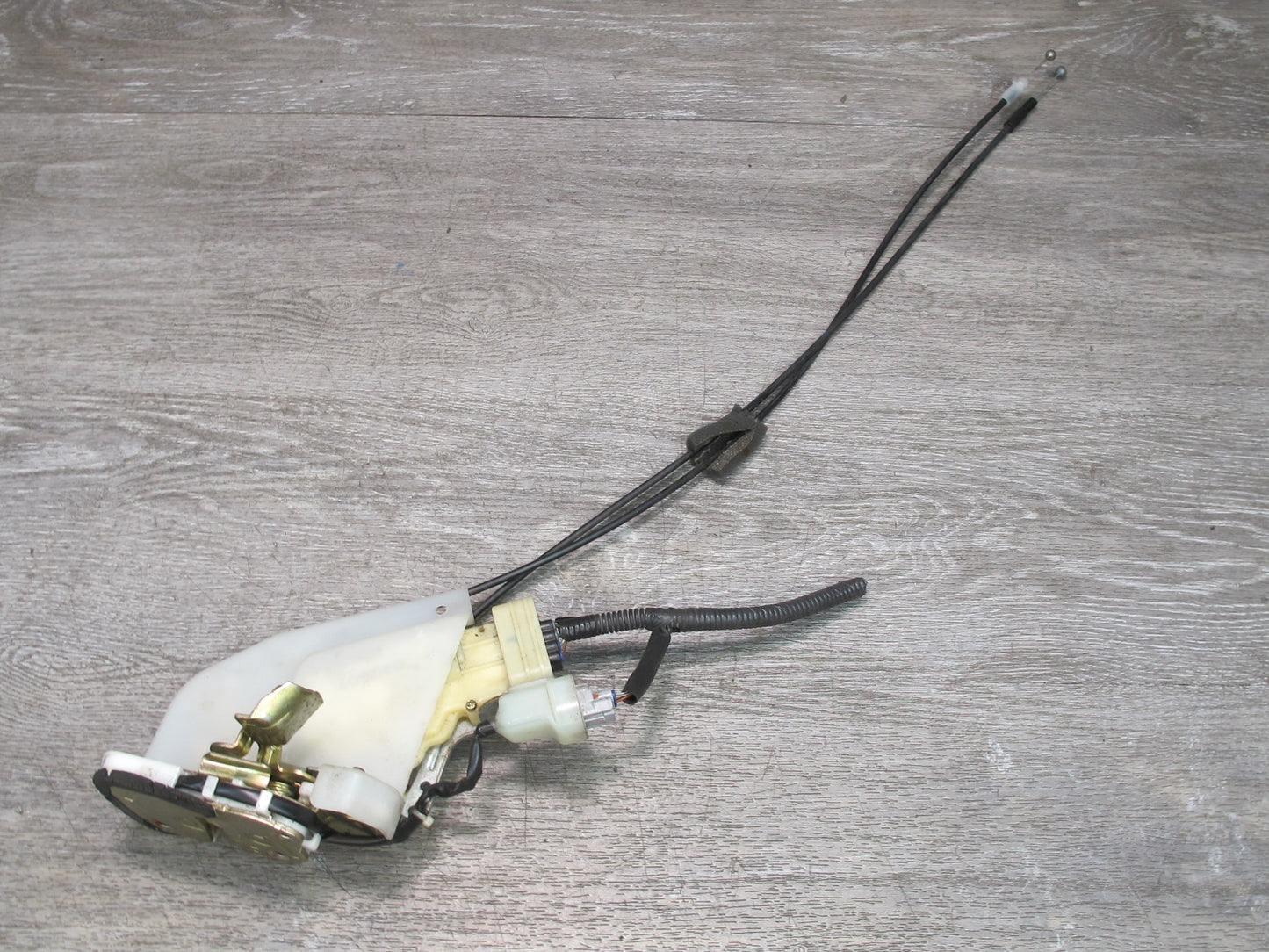 98-05 Lexus GS300 GS430 GS400 Rear Right Door Lock Latch Actuator OEM