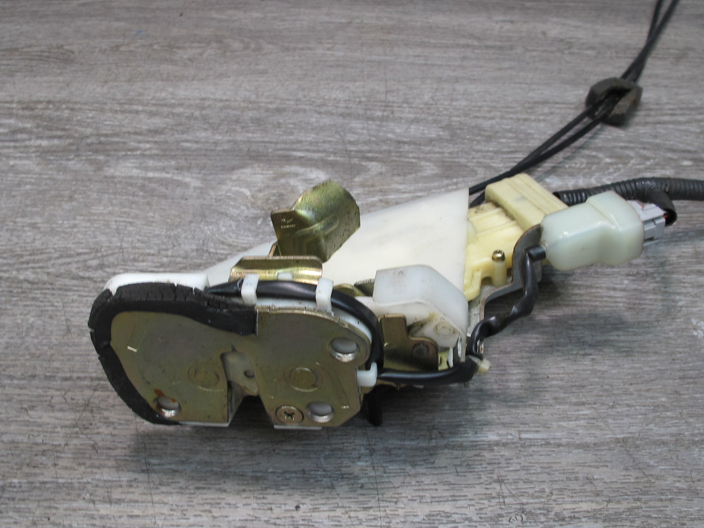 98-05 Lexus GS300 GS430 GS400 Rear Right Door Lock Latch Actuator OEM