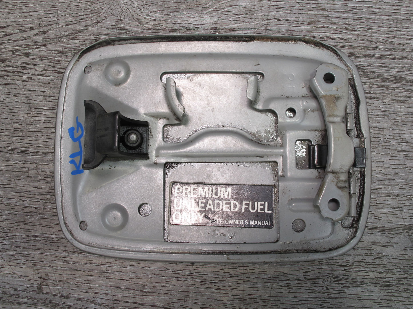 98-05 Lexus GS300 GS430 Fuel Tank Filler Door Lid Cover Silver OEM