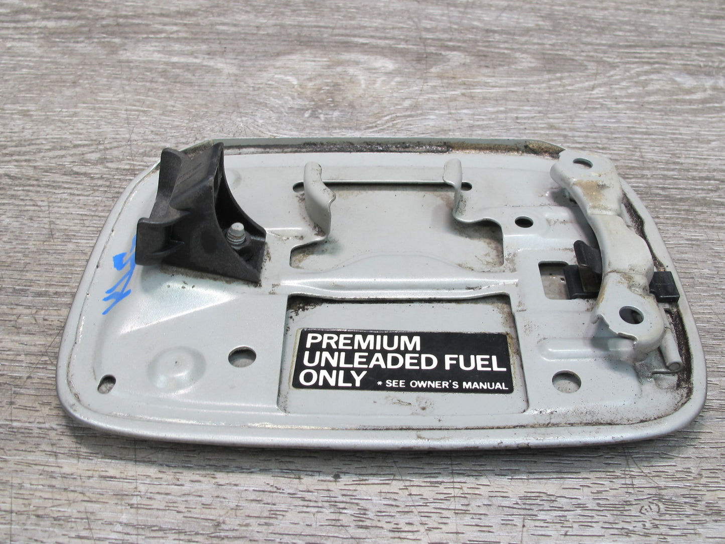 98-05 Lexus GS300 GS430 Fuel Tank Filler Door Lid Cover Silver OEM