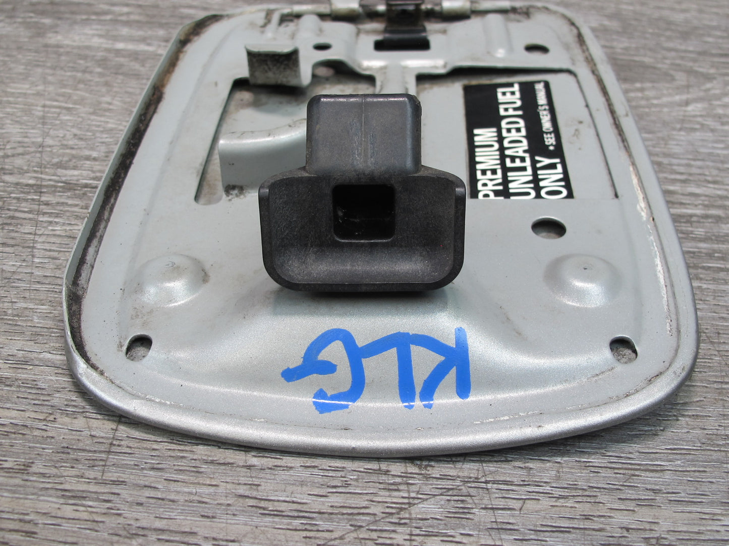 98-05 Lexus GS300 GS430 Fuel Tank Filler Door Lid Cover Silver OEM