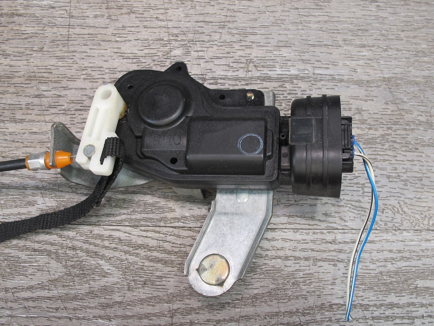 98-05 Lexus GS300 GS430 GS400 Gas Fuel Door Lid Release Actuator OEM