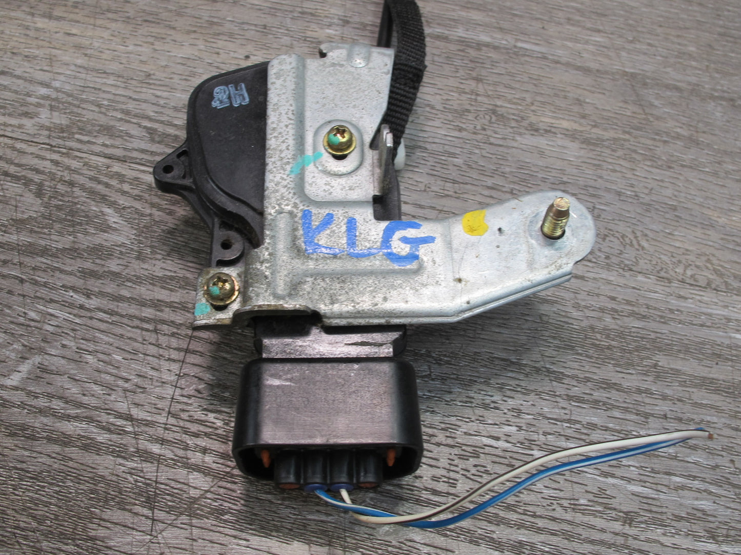 98-05 Lexus GS300 GS430 GS400 Gas Fuel Door Lid Release Actuator OEM