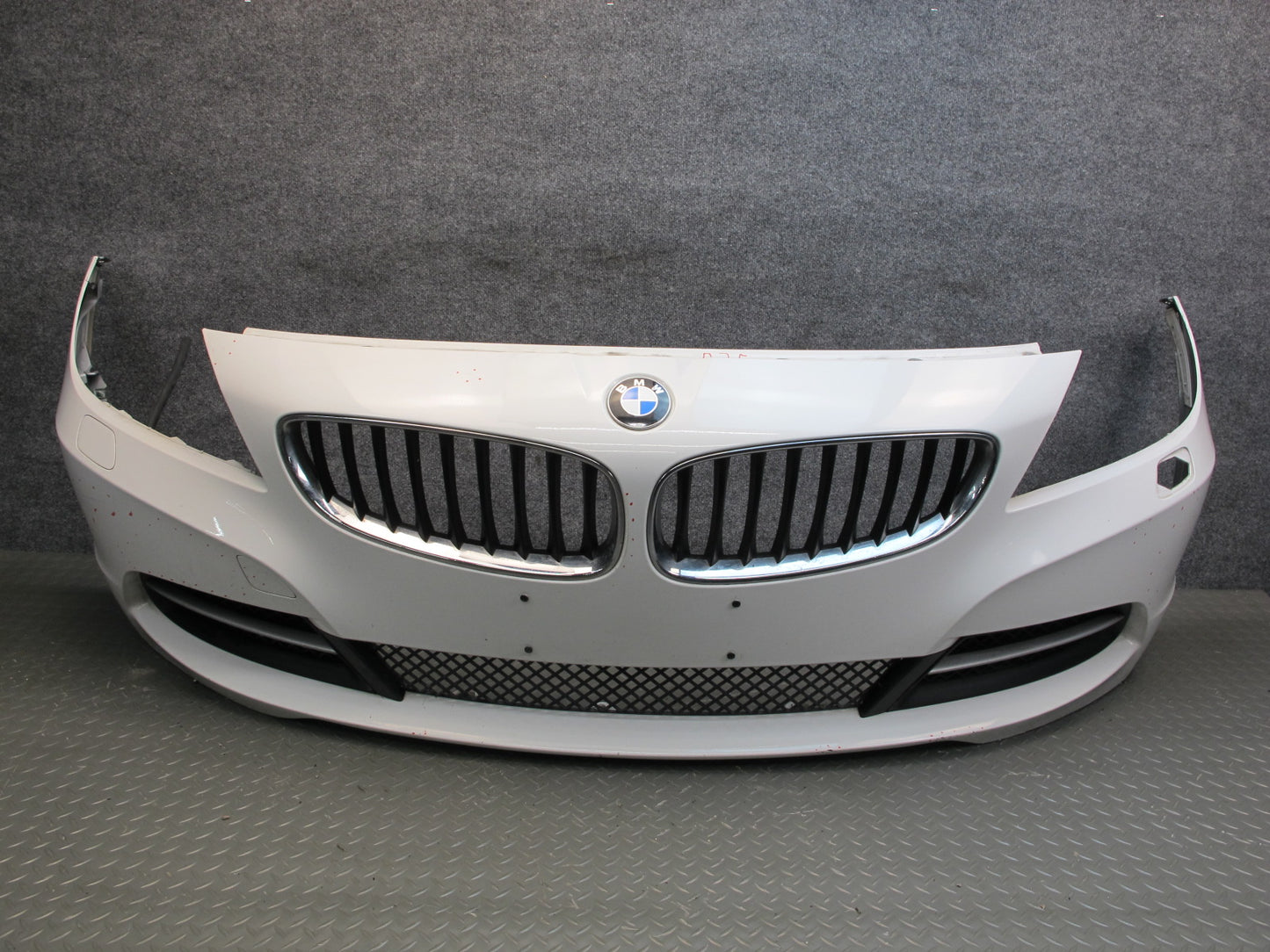 09-16 BMW E89 Z4 Front Bumper Cover w Kidney Grille OEM