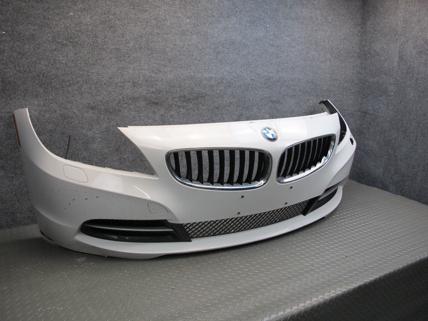 09-16 BMW E89 Z4 Front Bumper Cover w Kidney Grille OEM