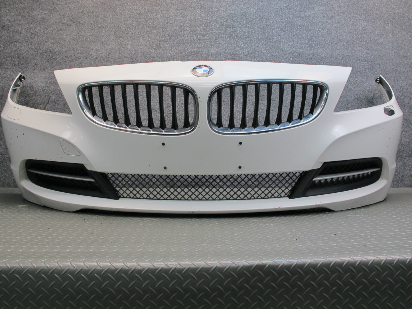 09-16 BMW E89 Z4 Front Bumper Cover w Kidney Grille OEM