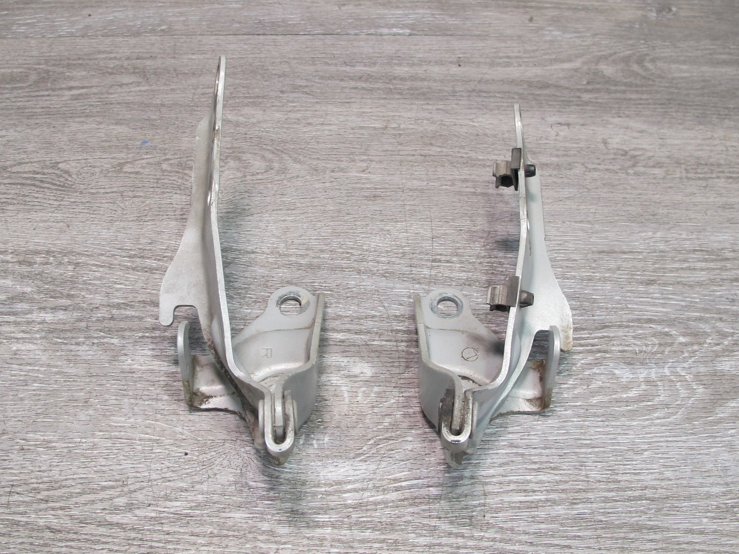 98-05 Lexus GS300 GS430 GS400 Set of 2 Front Left & Right Hood Hinge OEM