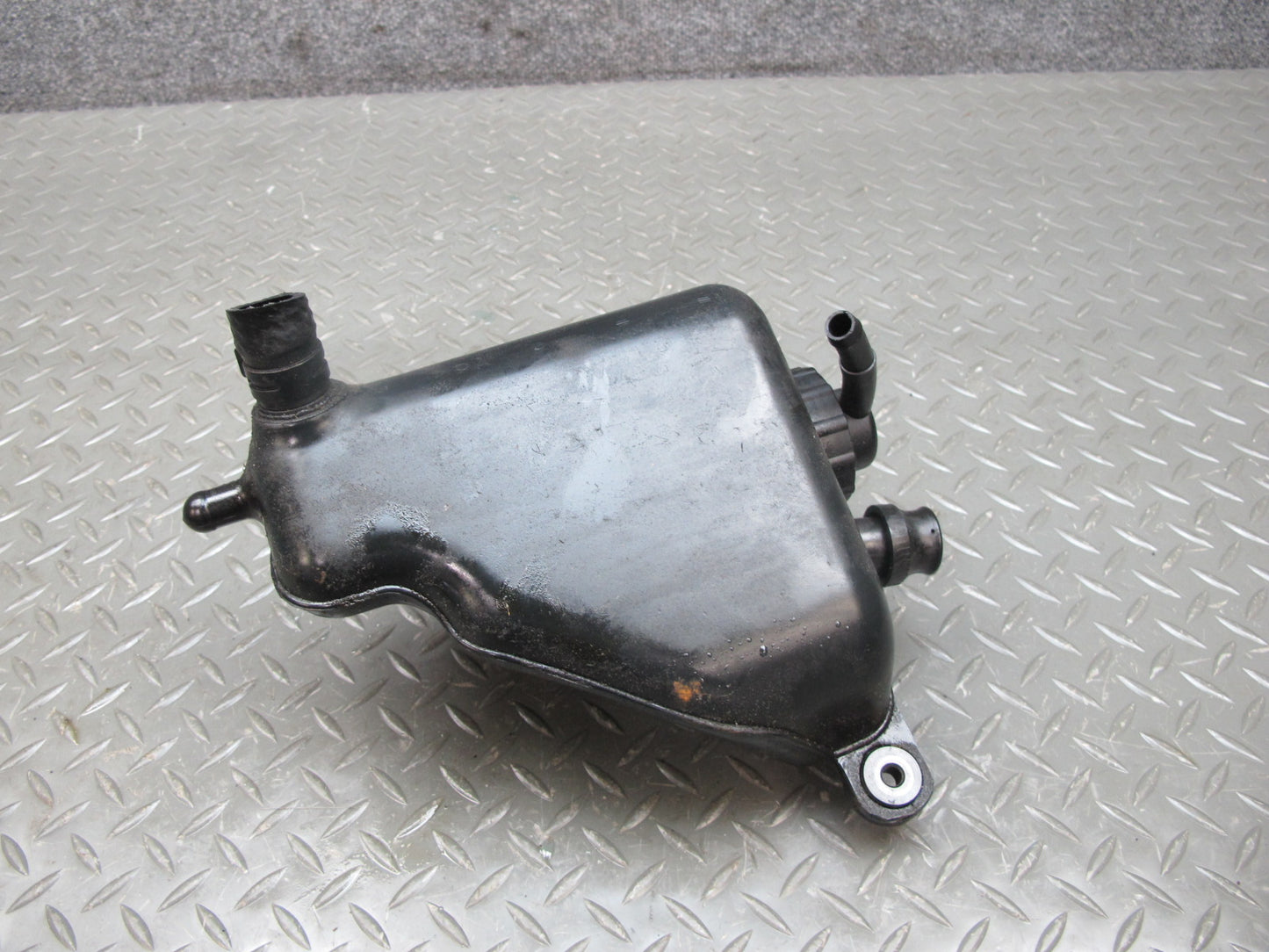 03-06 Mercedes R230 ABC Hydraulic Suspension Fluid Reservoir Bottle Tank OEM