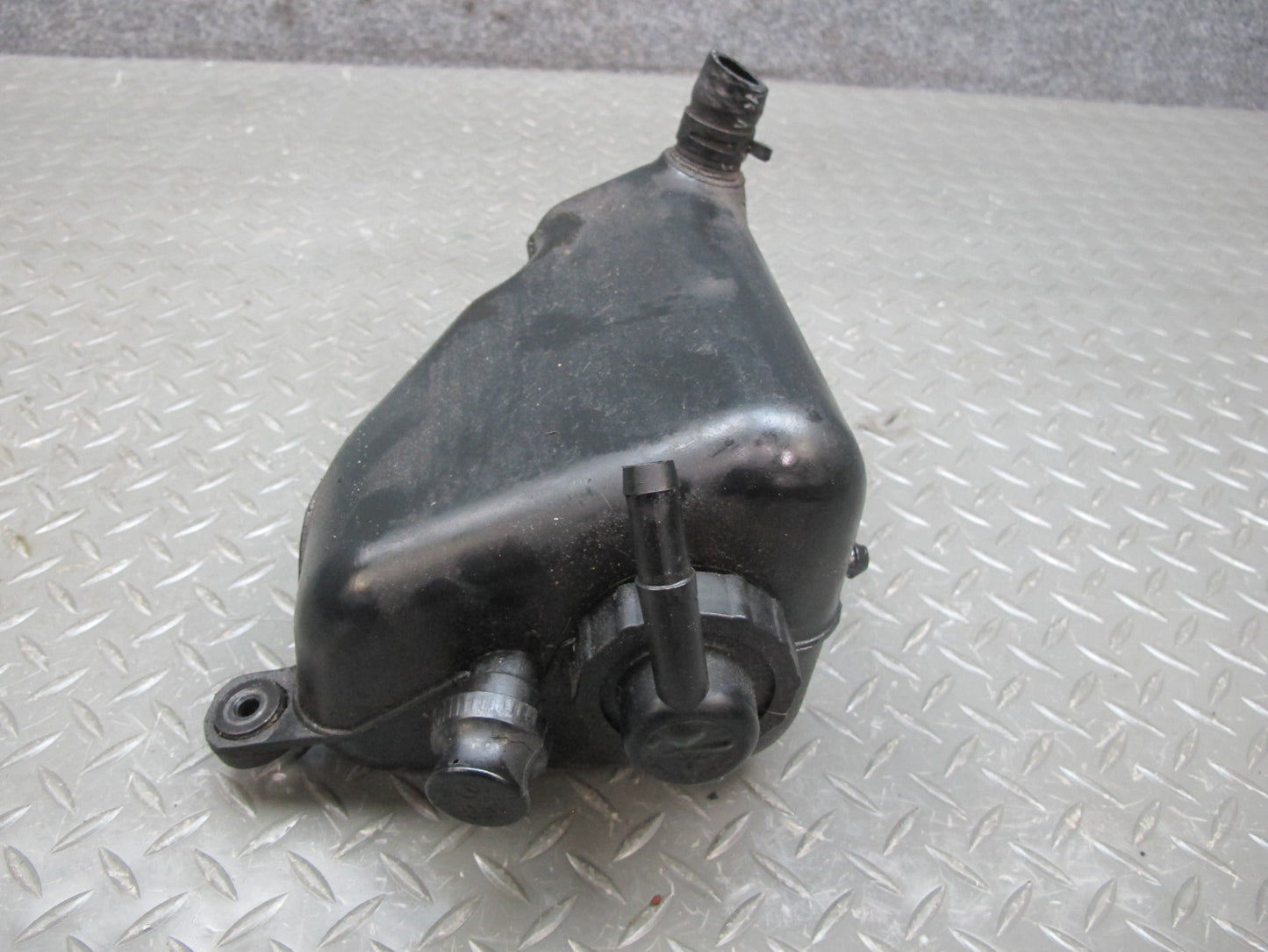 03-06 Mercedes R230 ABC Hydraulic Suspension Fluid Reservoir Bottle Tank OEM