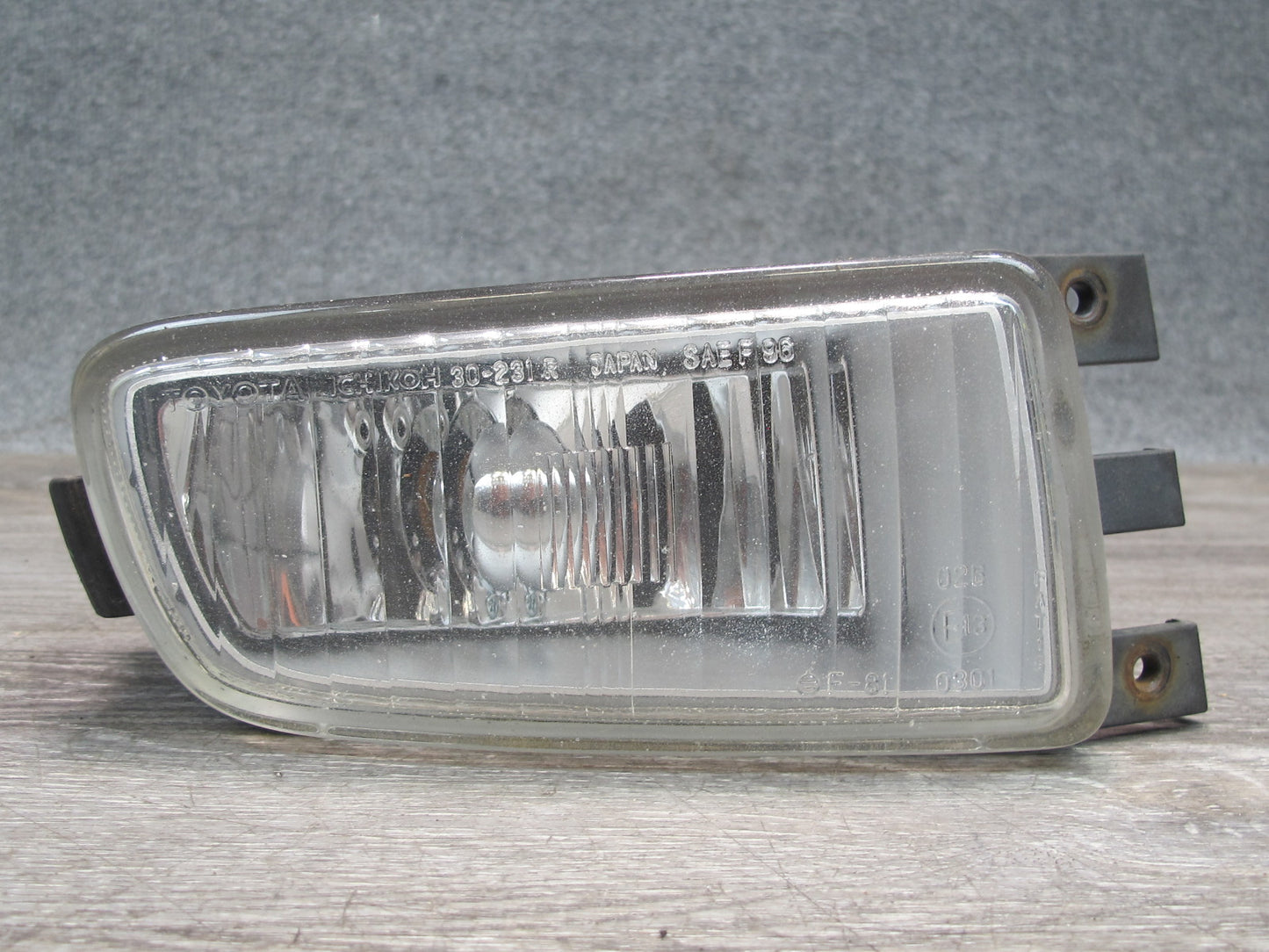 99-05 Lexus GS300 GS430 GS400 Set of 2 Front Left & Right Fog Light Lamp OEM