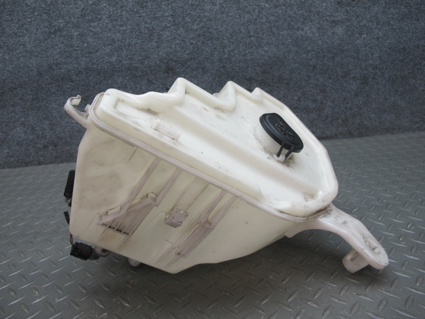 09-16 BMW E89 Z4 Windshield Washer Fluid Reservoir Tank w Pump 7192850 OEM