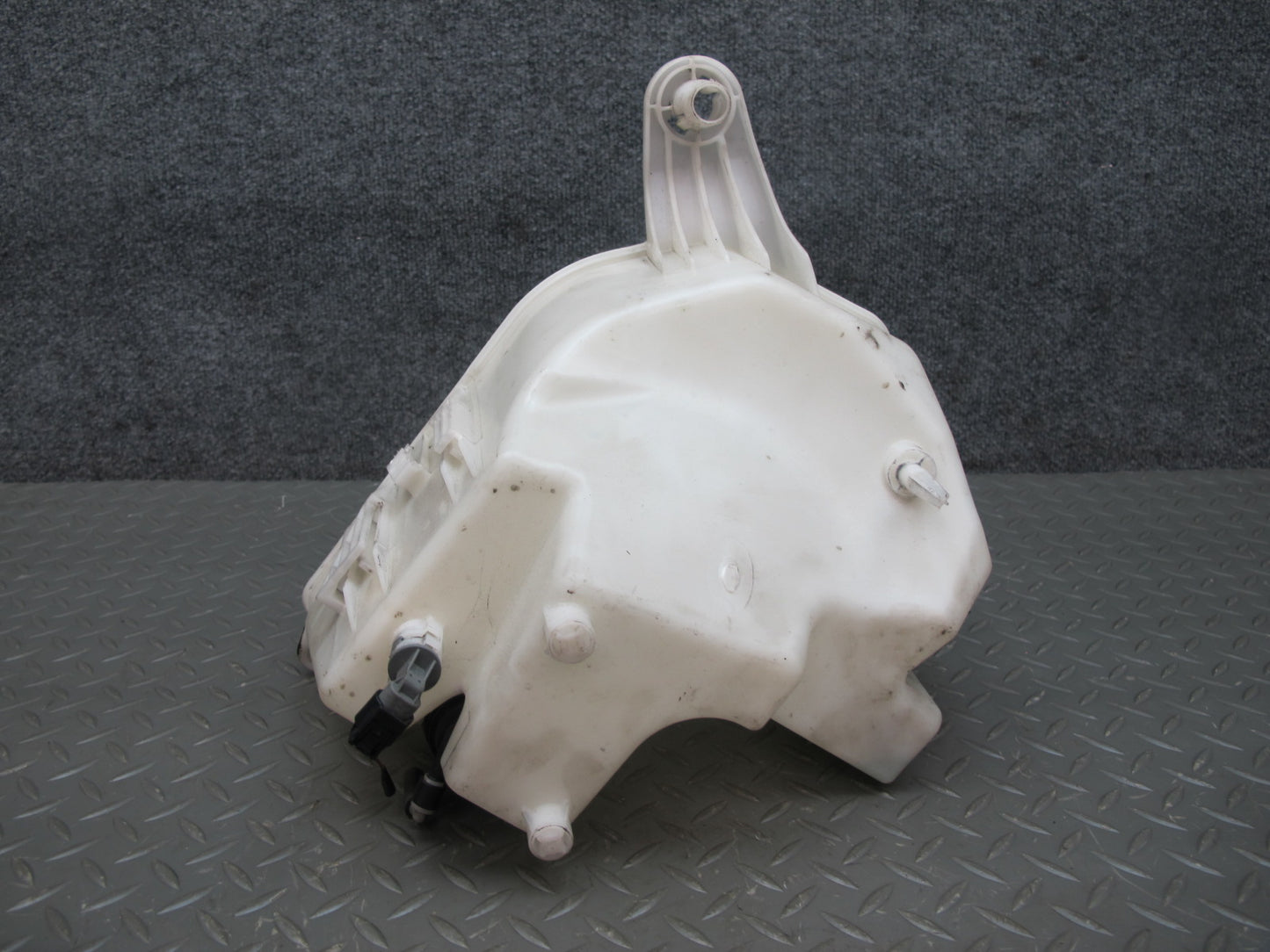 09-16 BMW E89 Z4 Windshield Washer Fluid Reservoir Tank w Pump 7192850 OEM