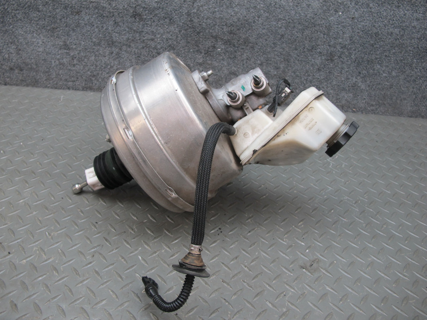 16-23 Chevrolet Camaro Brake Master Cylinder Booster Fluid Reservoir OEM