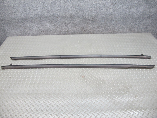 16-23 Chevrolet Camaro Door Window Weatherstrip Molding Strip Seal Set OEM