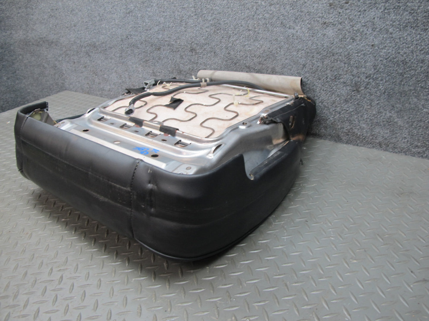 03-05 Lexus JZS160L GS300 Front Right Passenger Leather Seat Lower Cushion OEM