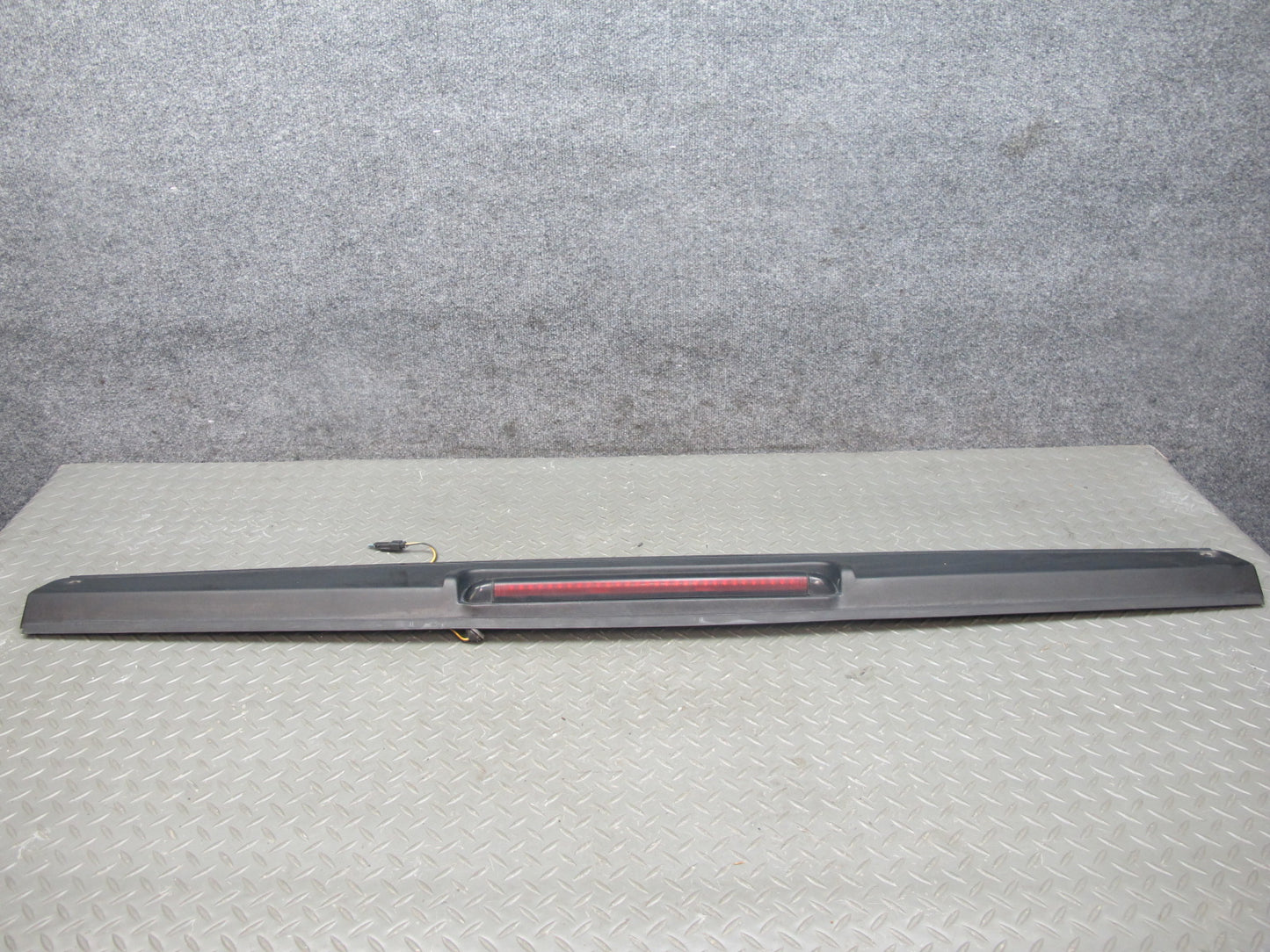 2003-2009 Hummer H2 Rear Tailgate Liftgate Upper Molding & Brake Stop Light