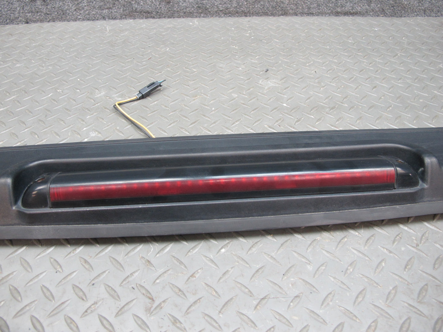 2003-2009 Hummer H2 Rear Tailgate Liftgate Upper Molding & Brake Stop Light