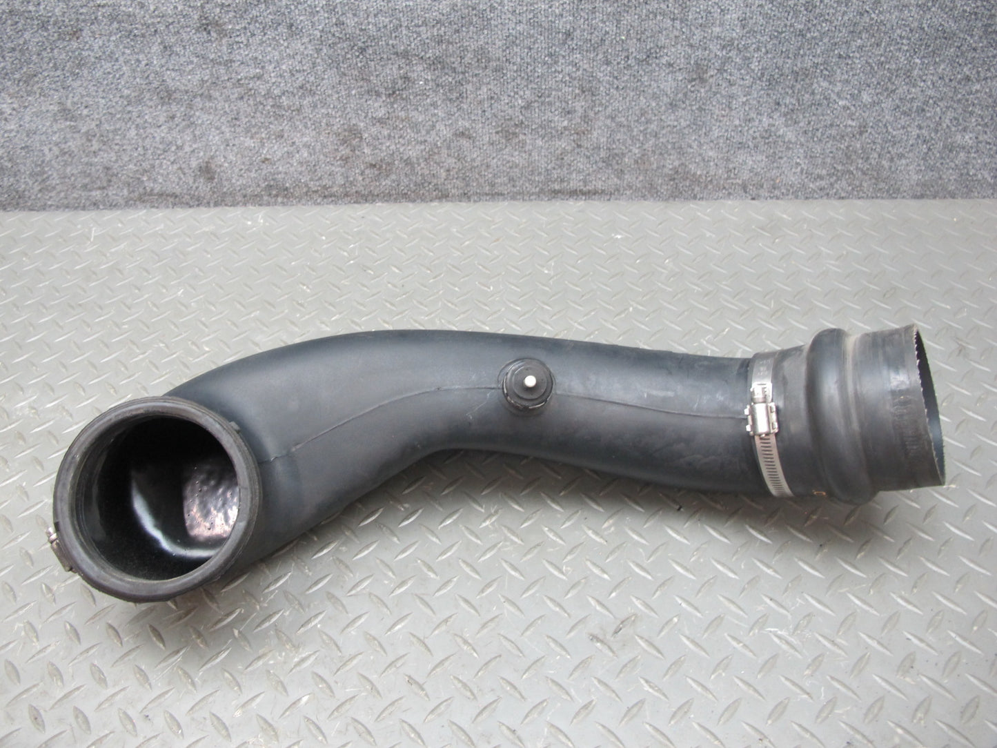 2003-2007 Hummer H2 6.0L Engine Air Intake Pipe Hose W/ Heat Shield Assy Airaid