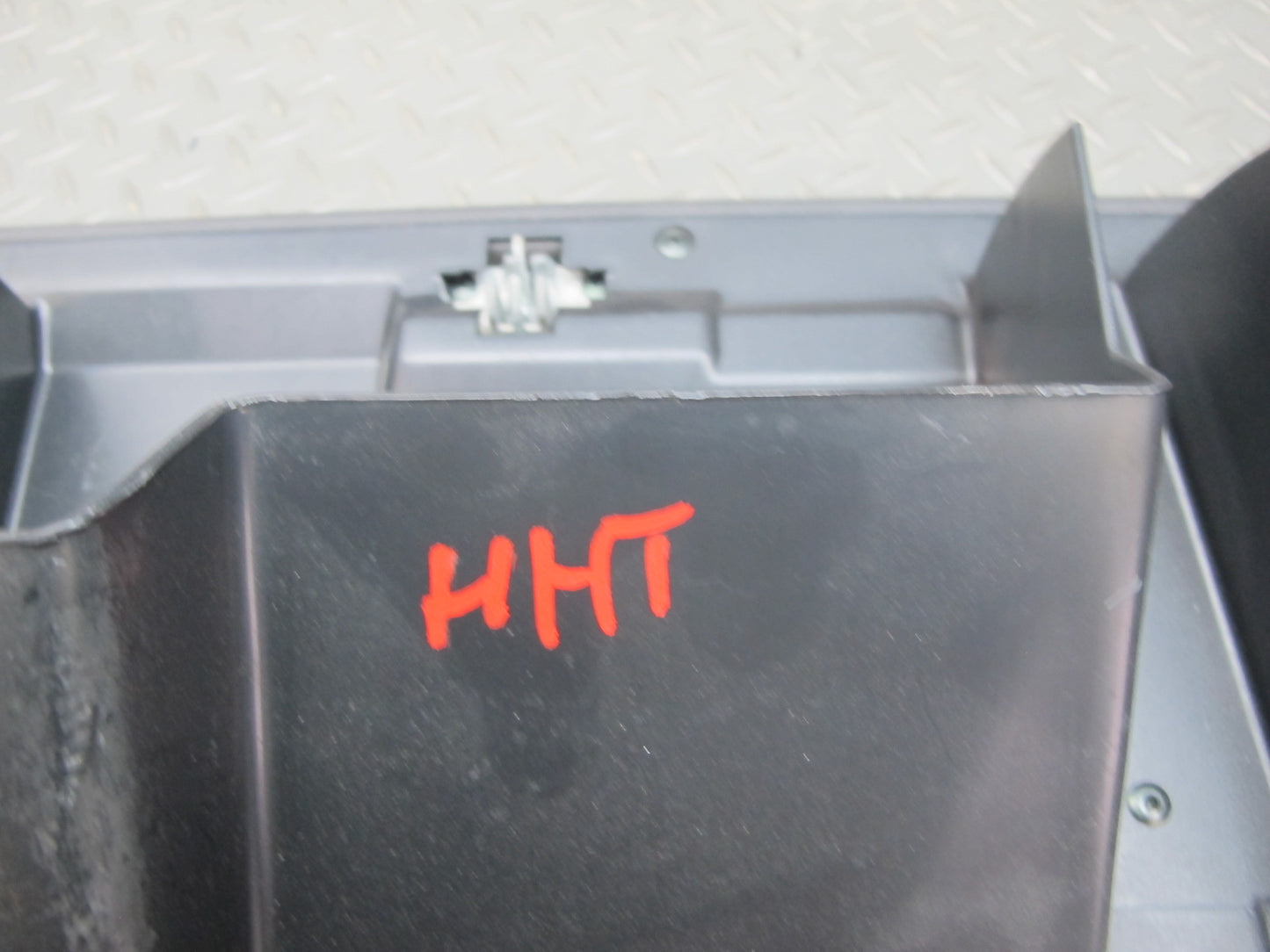 2003-2007 Hummer H2 Front Right Passenger Dash Glove Box Compartment Storage