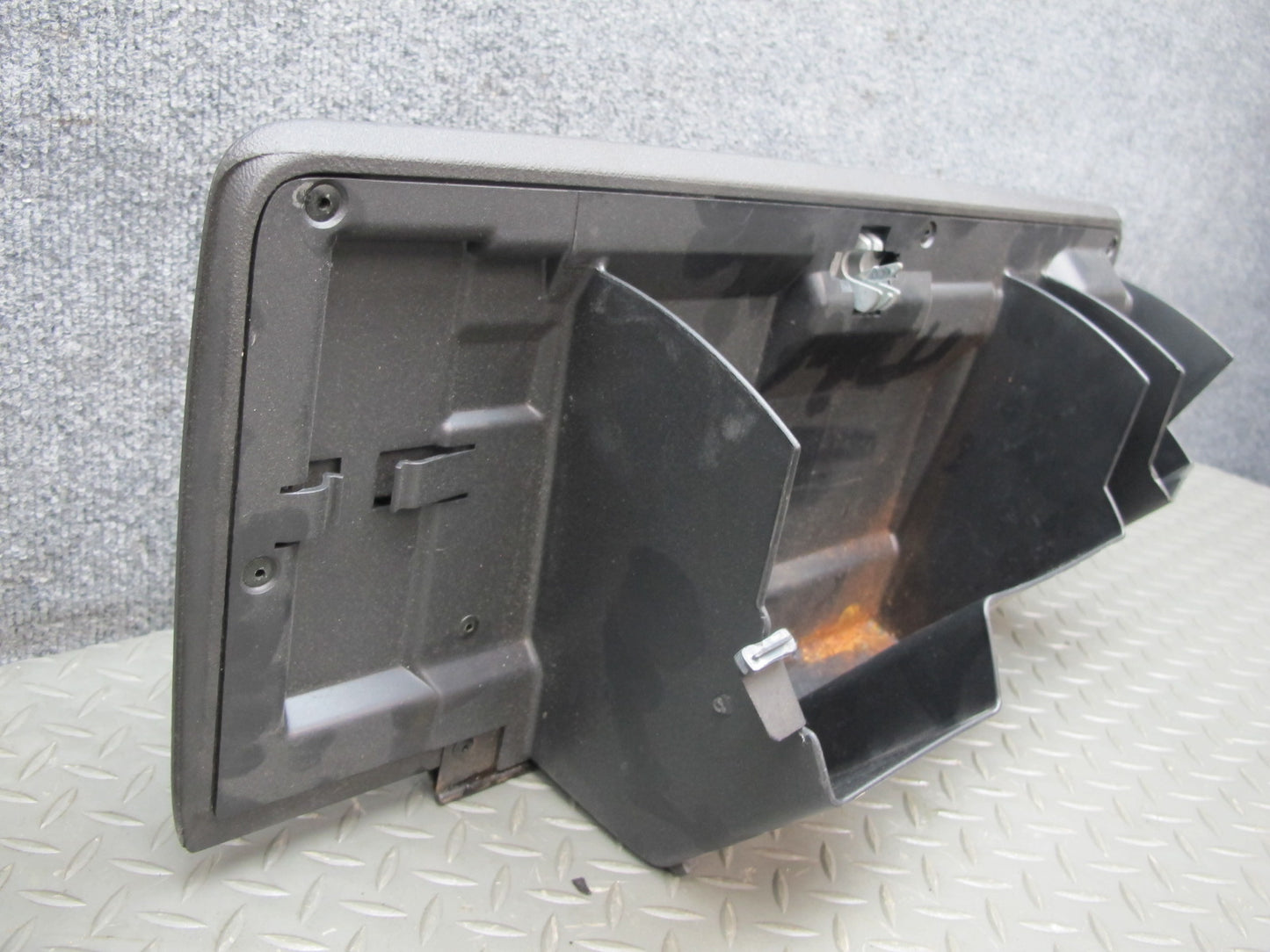 2003-2007 Hummer H2 Front Right Passenger Dash Glove Box Compartment Storage