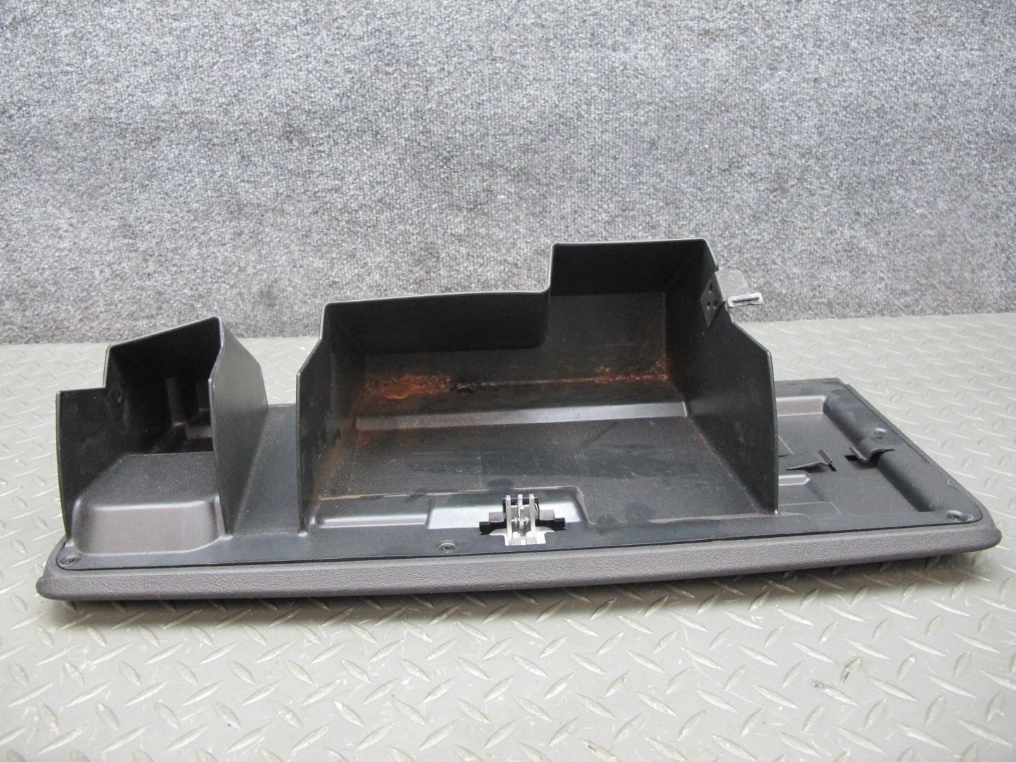 2003-2007 Hummer H2 Front Right Passenger Dash Glove Box Compartment Storage