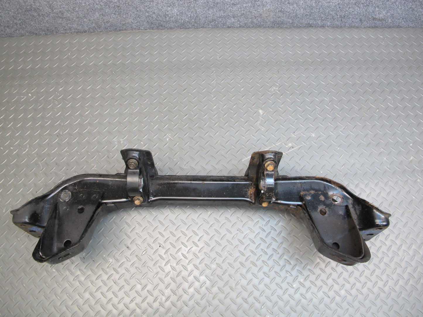 85-86 Nissan Z31 300ZX NON Turbo Front Engine Subframe Crossmember Carrier OEM