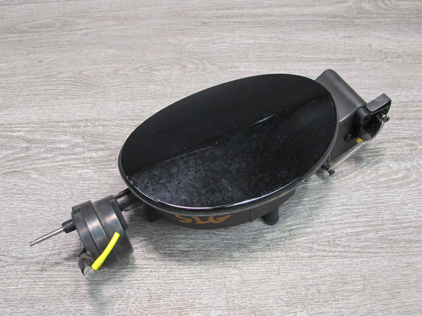 03-06 Mercedes R230 Fuel Tank Filler Door Lid Cover Actuator Housing Set OEM