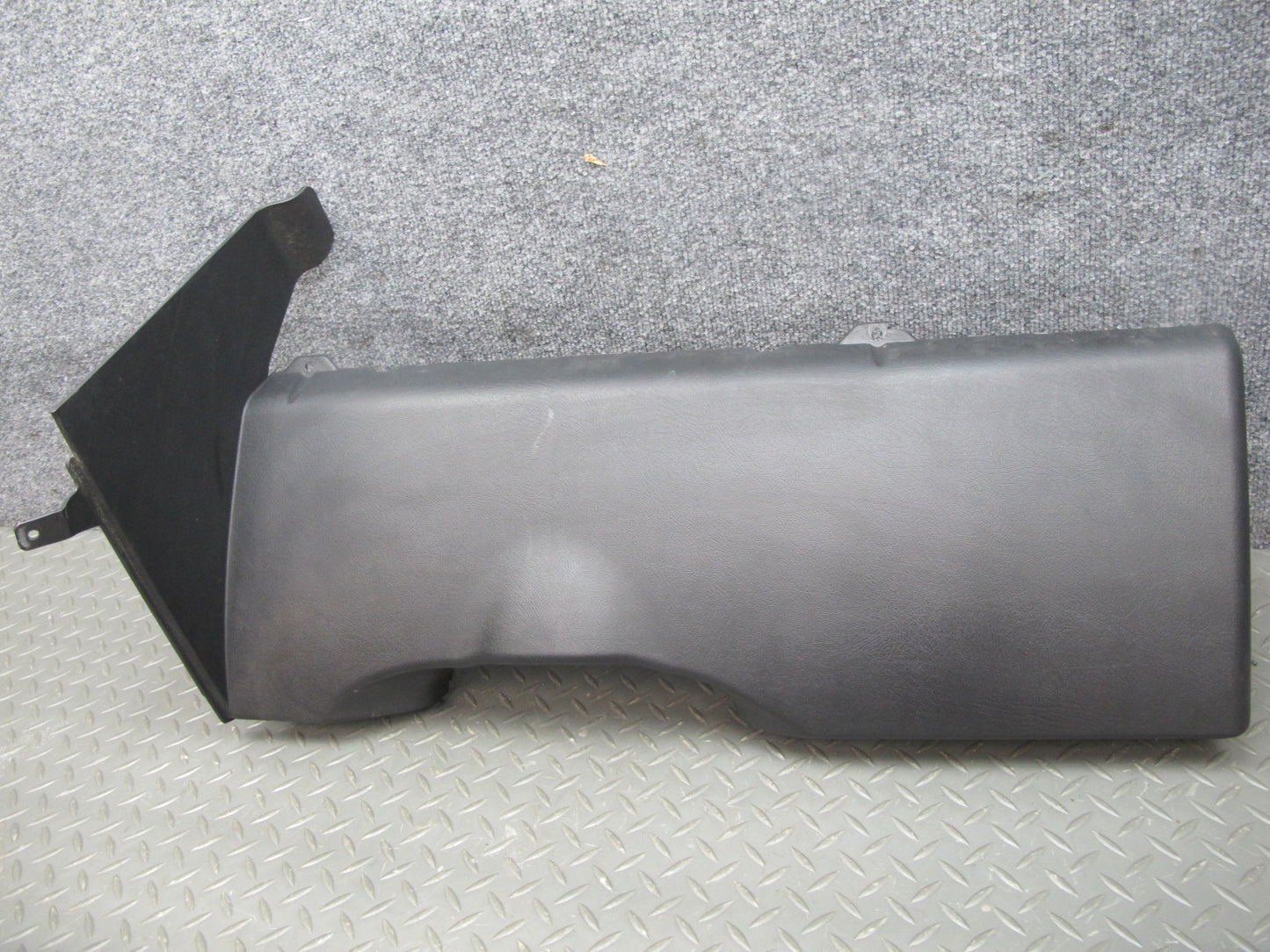 2003-2007 Hummer H2 Dash Front Left Lower Knee Trim Cover Panel 15058424