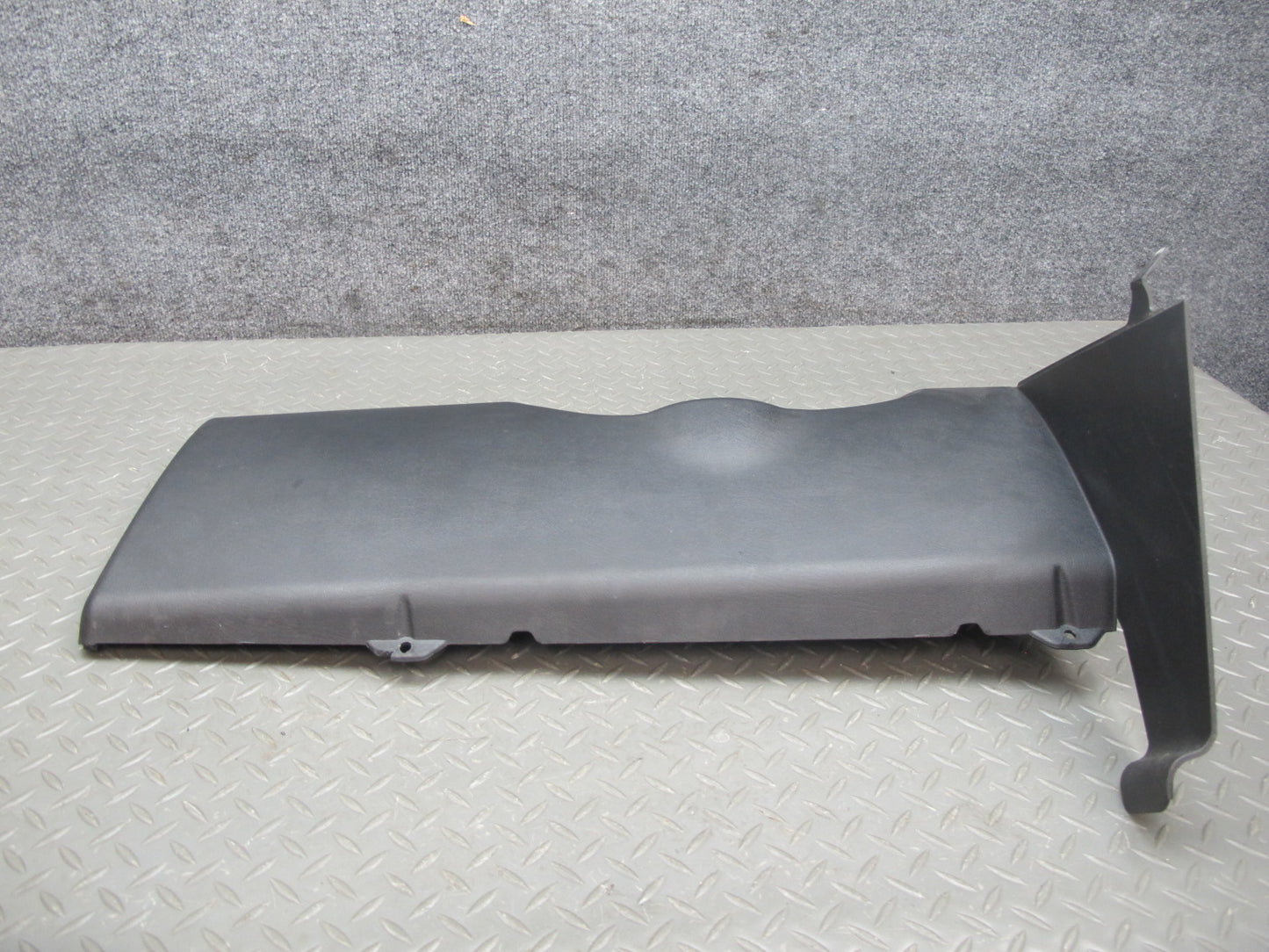 2003-2007 Hummer H2 Dash Front Left Lower Knee Trim Cover Panel 15058424