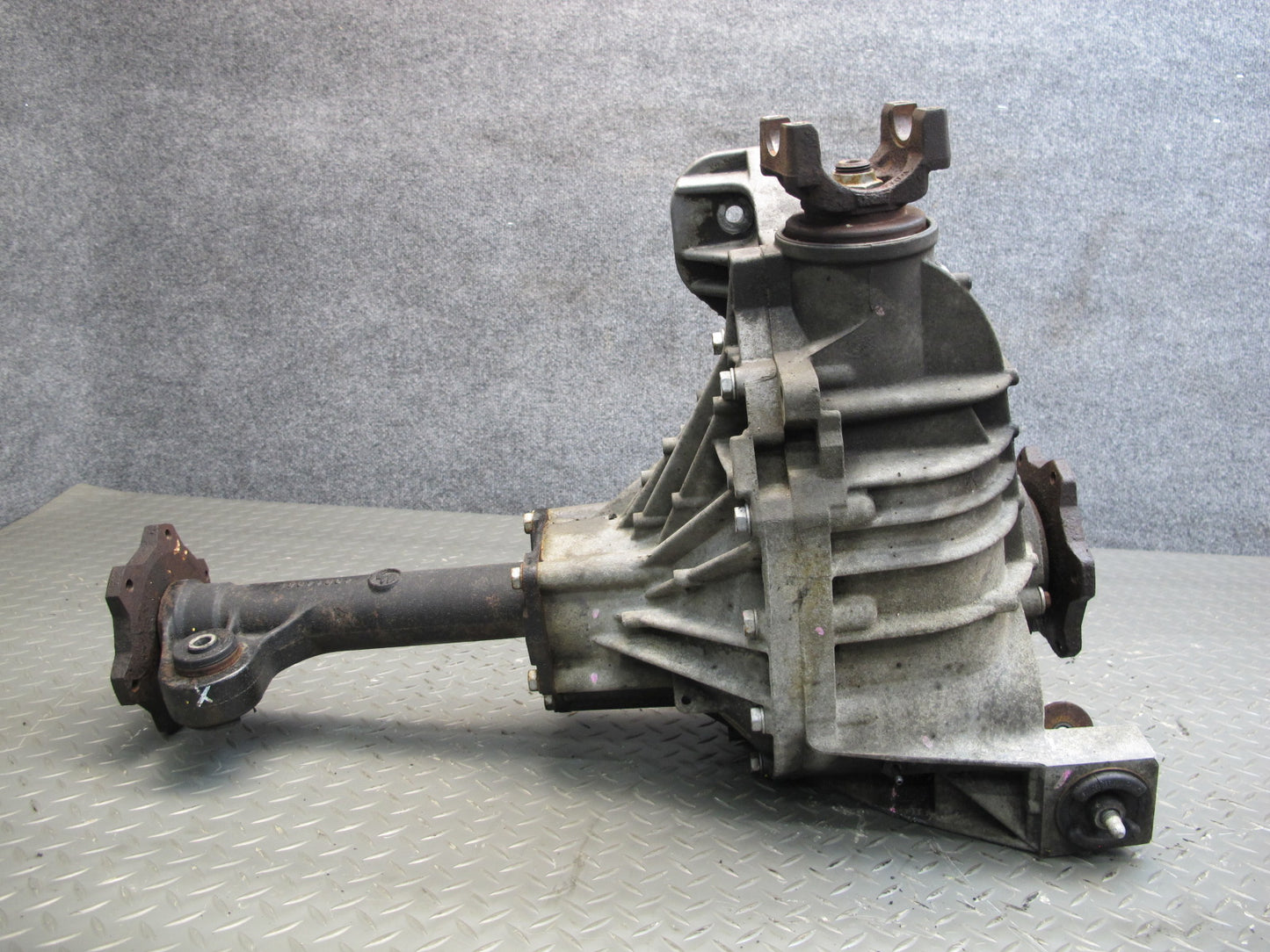 2003-2007 Hummer H2 4WD 4x4 Front Differential Carrier 4.10 Ratio 122k Miles