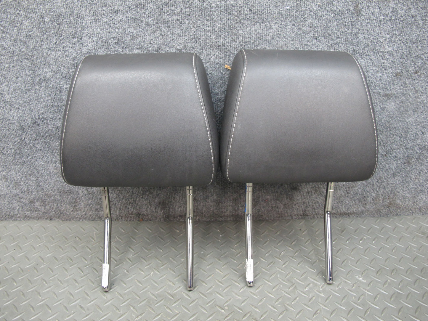 16-23 Chevrolet Camaro Set of 2 Front Left & Right Seat Leather Headrest OEM