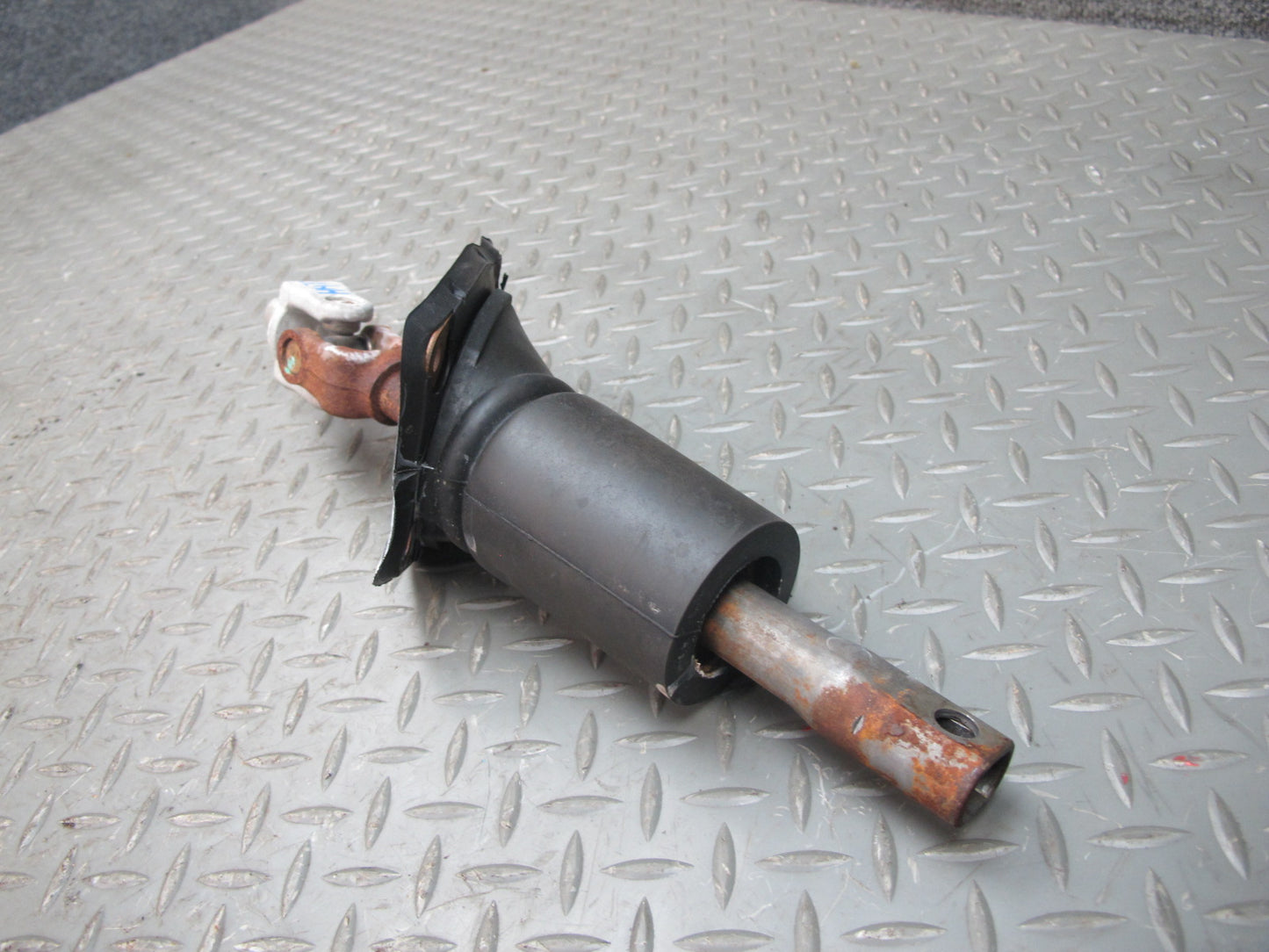 2003-2007 Hummer H2 Steering Column Intermediate Shaft