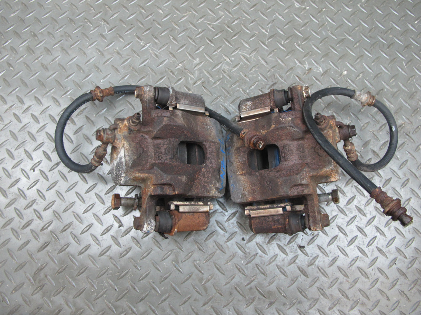 84-86 Nissan Z31 300ZX 2+0 NA Set of 2 Front Left & Right Brake Caliper OEM