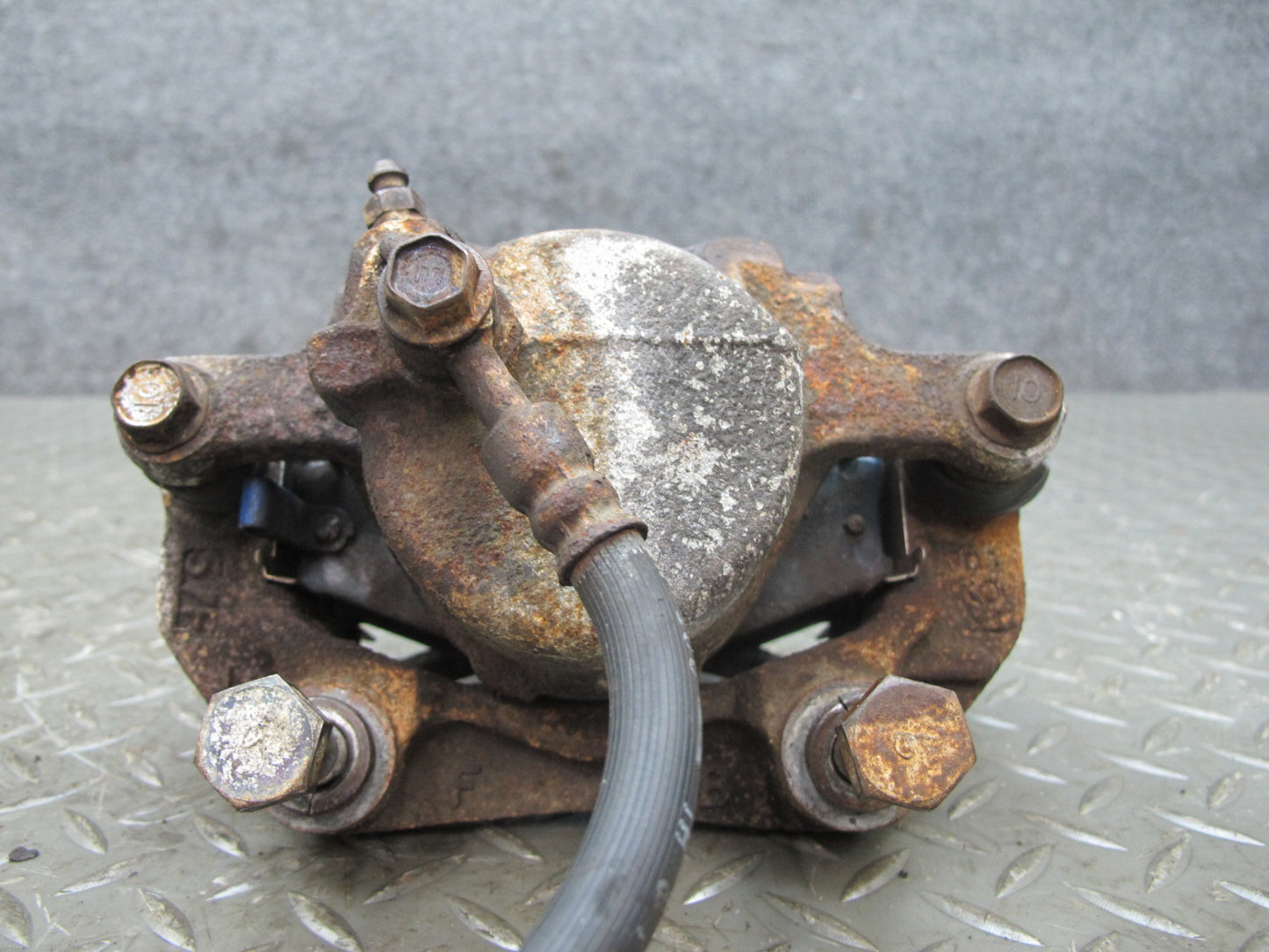 84-86 Nissan Z31 300ZX 2+0 NA Set of 2 Front Left & Right Brake Caliper OEM