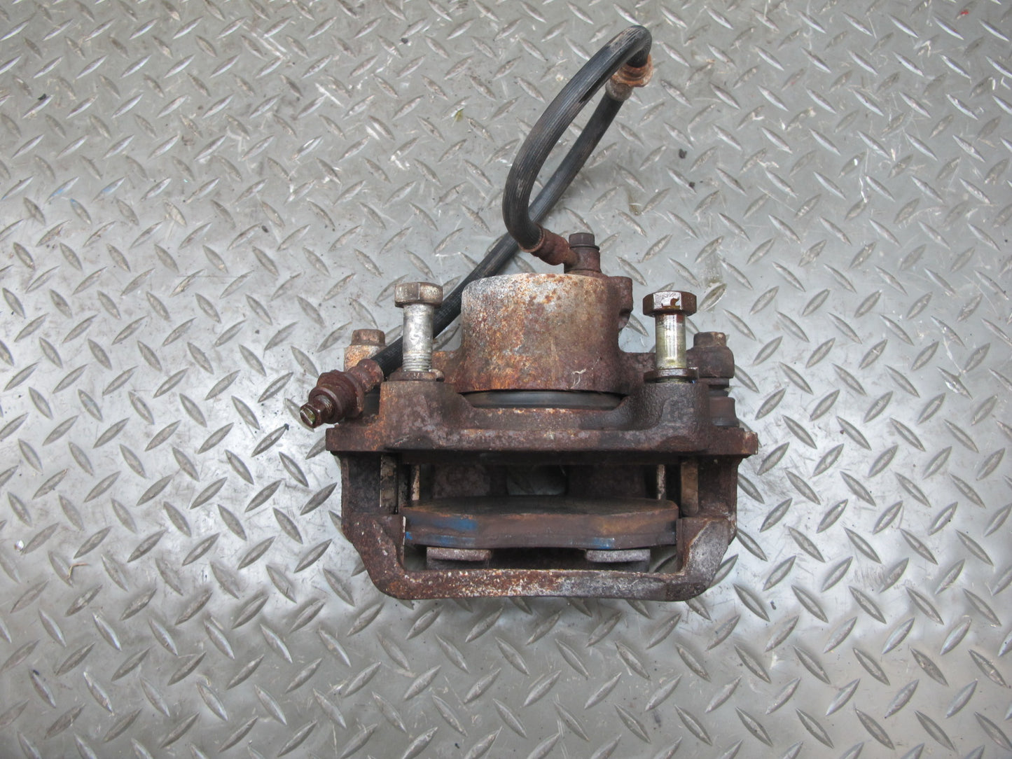 84-86 Nissan Z31 300ZX 2+0 NA Set of 2 Front Left & Right Brake Caliper OEM