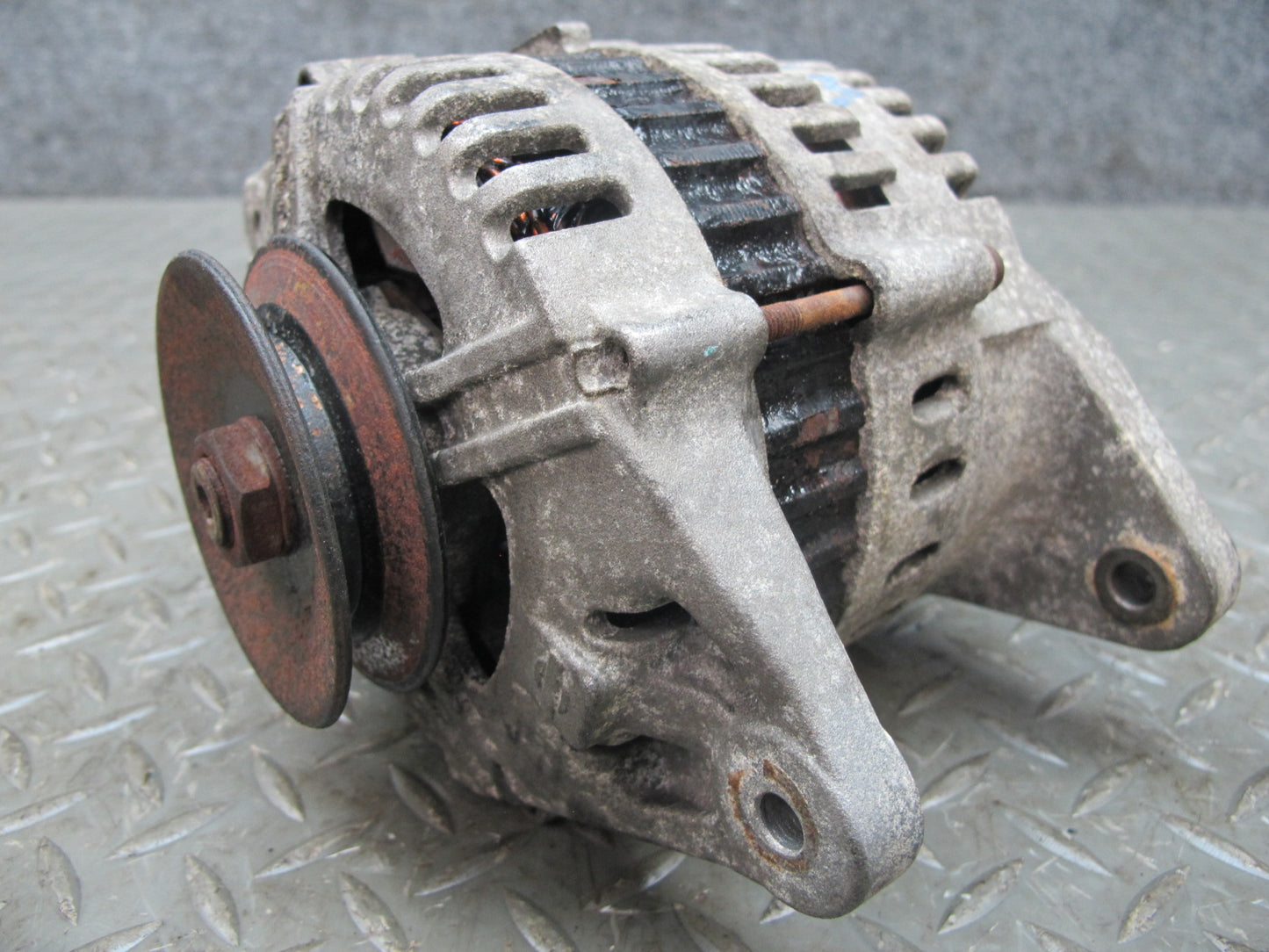 84-86 Nissan Z31 300ZX VG30E NON Turbo Engine Alternator Generator OEM