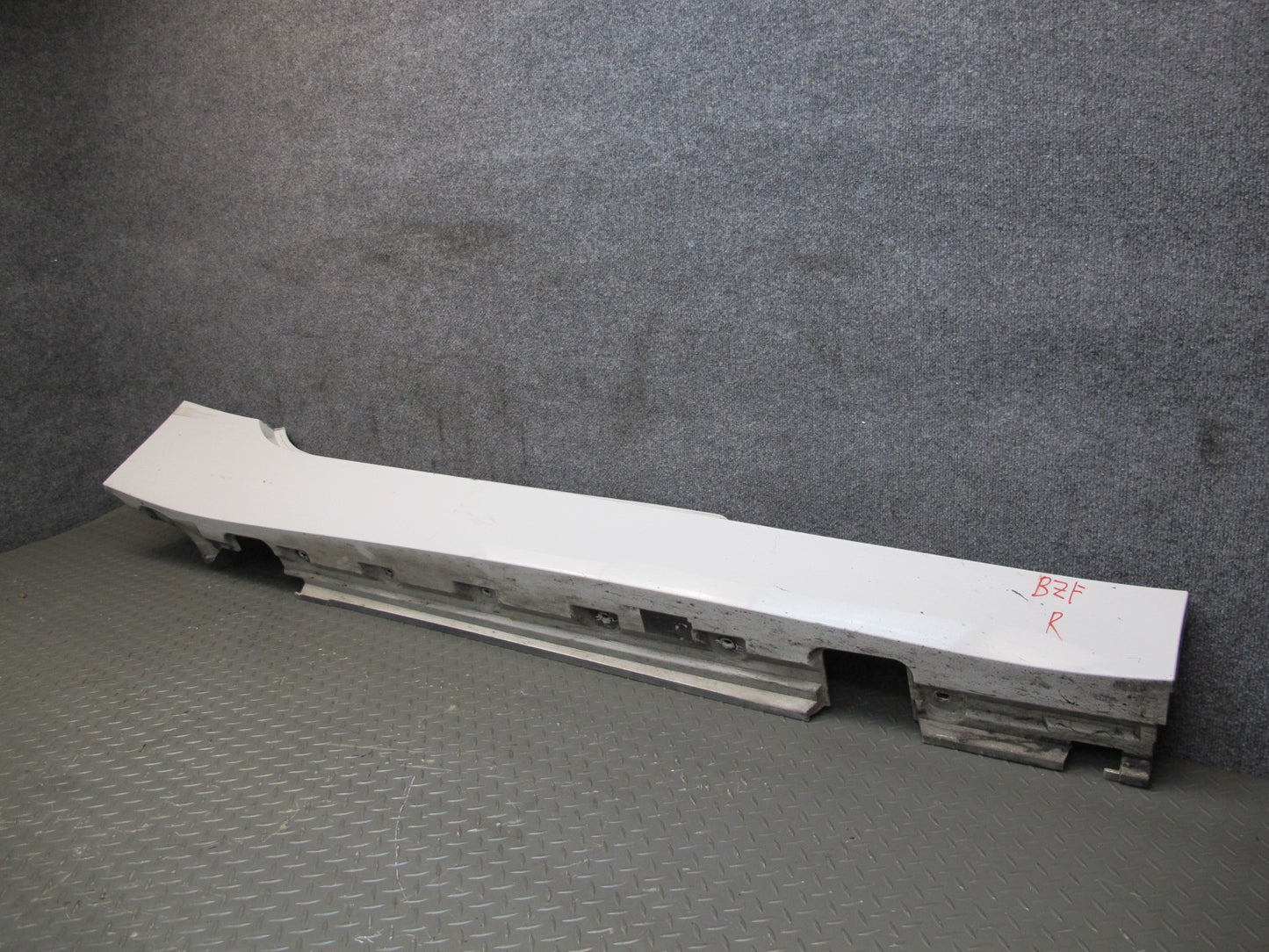 09-16 BMW E89 Z4 Set of 2 Left & Right Side Skirt Rocker Panel Molding OEM