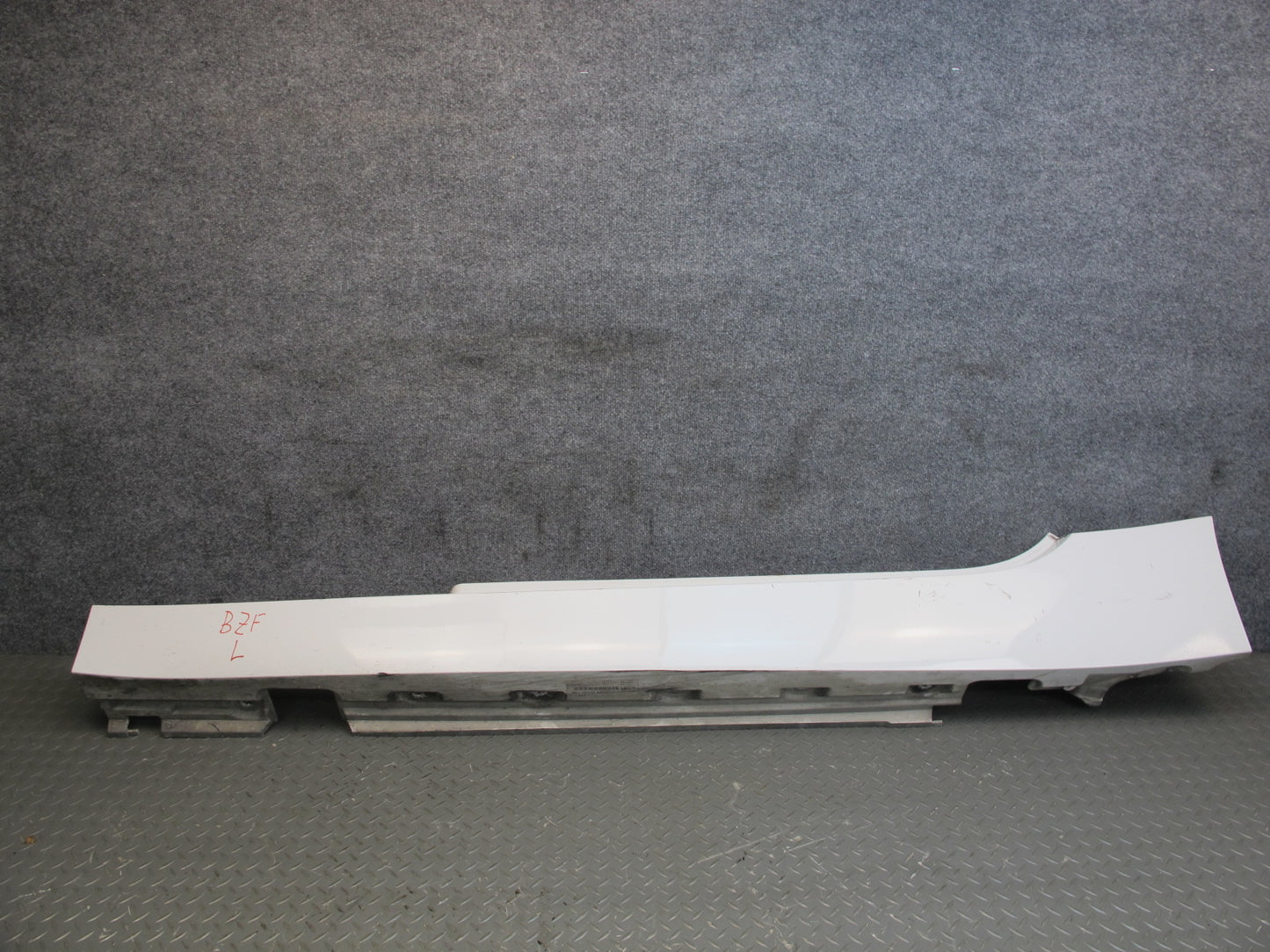 09-16 BMW E89 Z4 Set of 2 Left & Right Side Skirt Rocker Panel Molding OEM